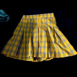 Yellow pleated school girl skirt, adjustable back!